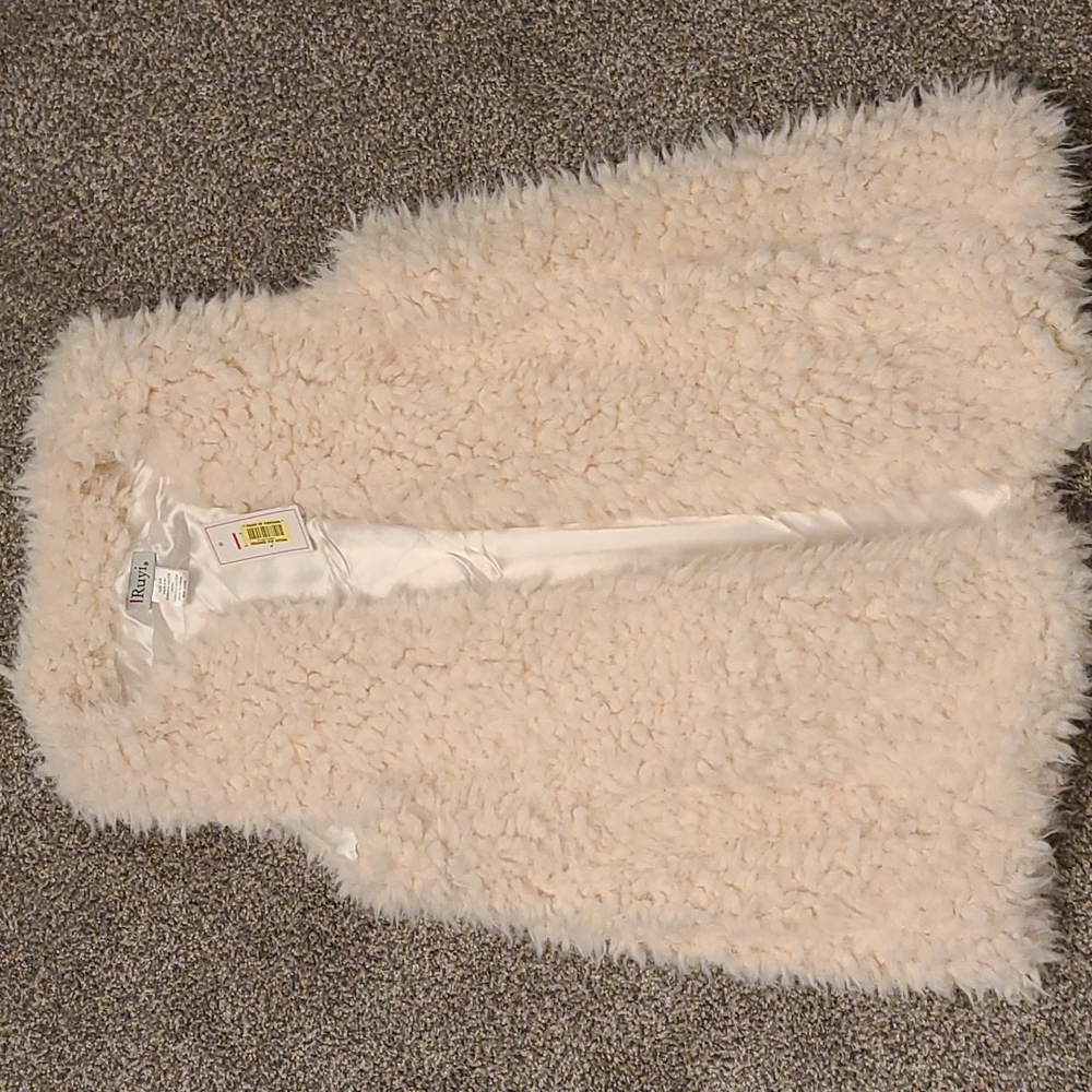 Faux Cream Fur Ruyi Vest